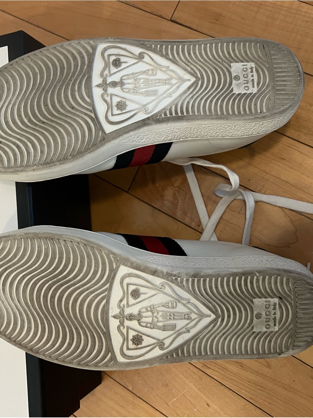 Gucci White Leather Low-Top Sneakers with Red & Navy Web Stripe- 36.5/6.5 - Picture 4 of 8